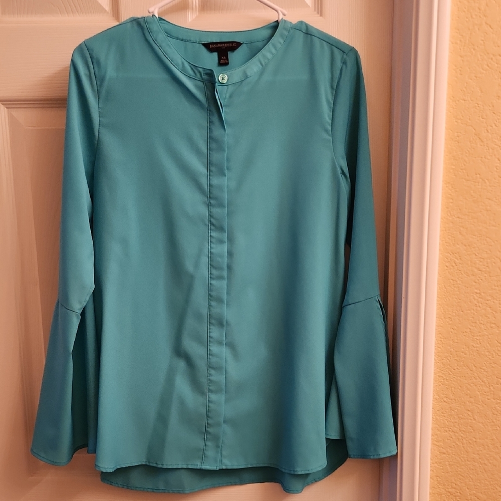 Banana Republic Green Bell Sleeve Blouse
